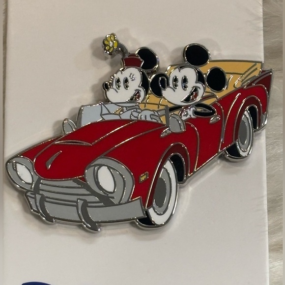 2024 Disney Parks Mickey & Minnie Mouse Runaway Railway Red Car OE Pin - Picture 2 of 3